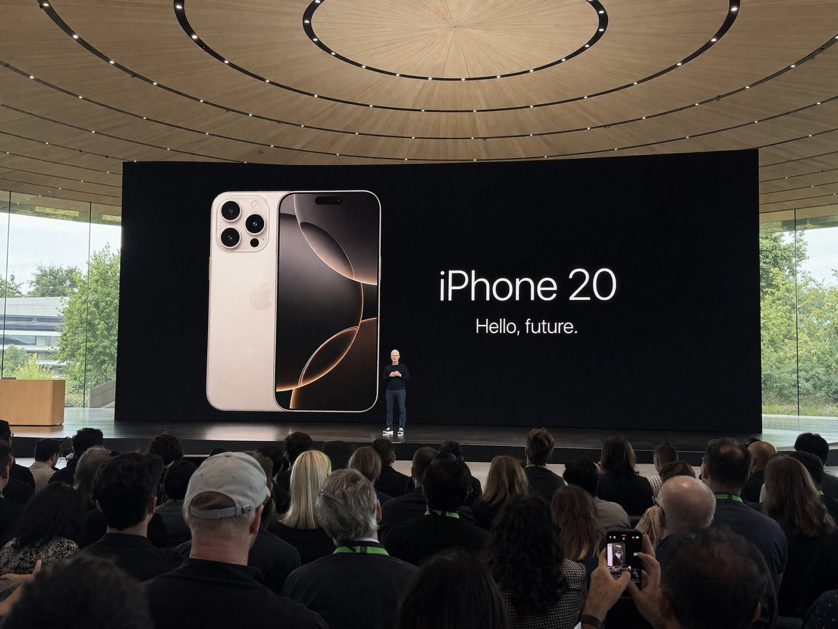 Apple Park 发布会照片提示词