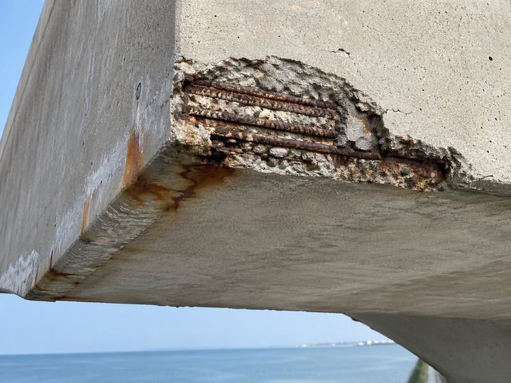 沿海钢筋混凝土盐害