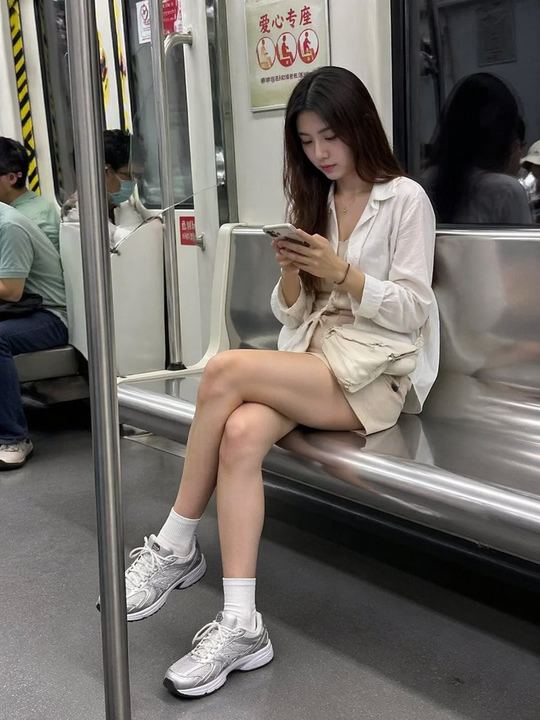 地铁抓拍风格